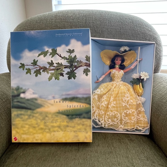 Barbie: Enchanted Season Collection - Picture 4 of 5